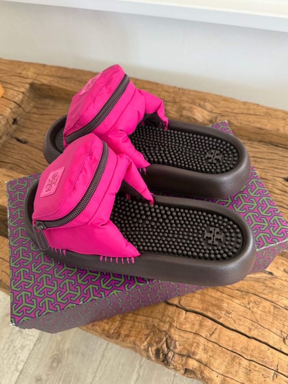 TOR BURCH Pink Slide zip pocket   Sandals with Padded Strap - Picture 8 of 16